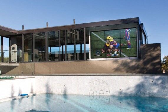 dynascan video wall on a bright day